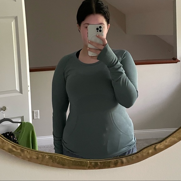 LuluLemon Shirt - Picture 2 of 5